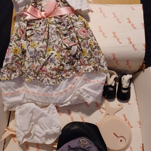 The ShirleyTemple Dress Up Doll (The Littlest Rebel) - Picture 3 of 4